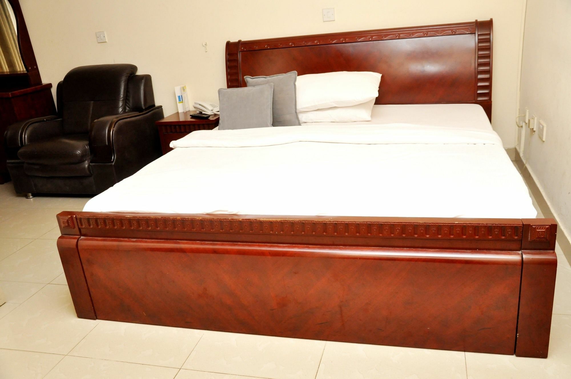 The Habitat Suites International Lagos Exterior foto